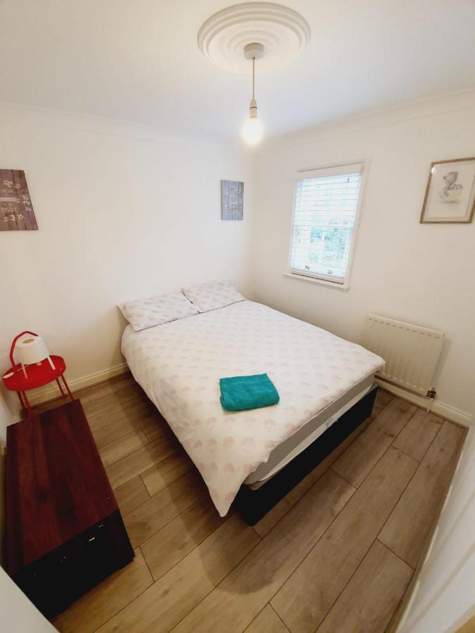Town Centre New Modern Apartment *