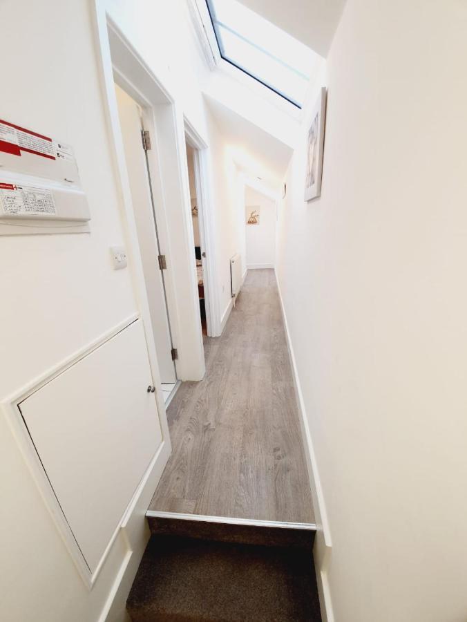 Town Centre New Modern Apartment Chelmsford
