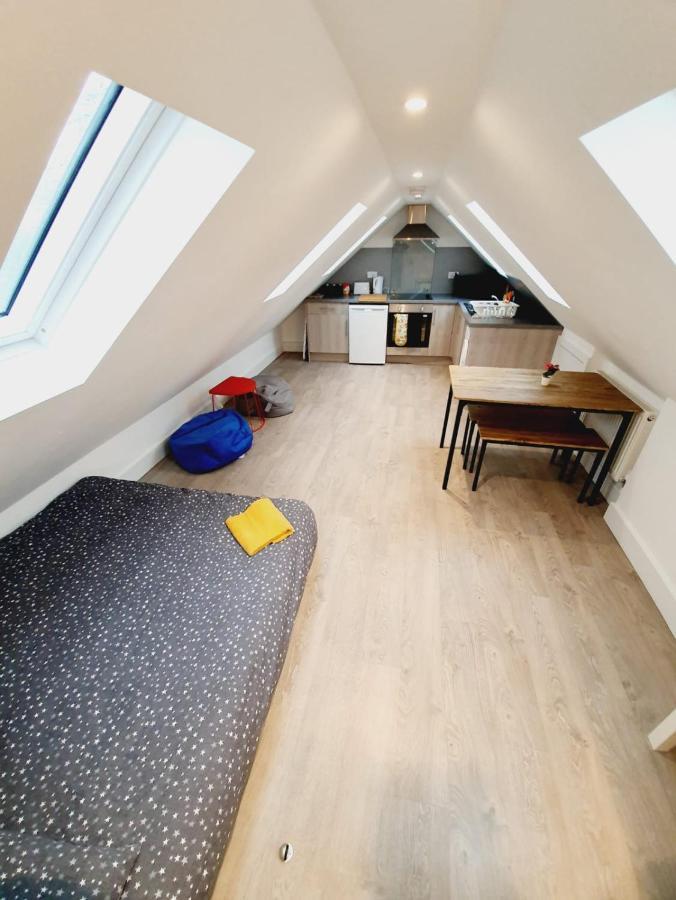 Town Centre New Modern Apartment Chelmsford
