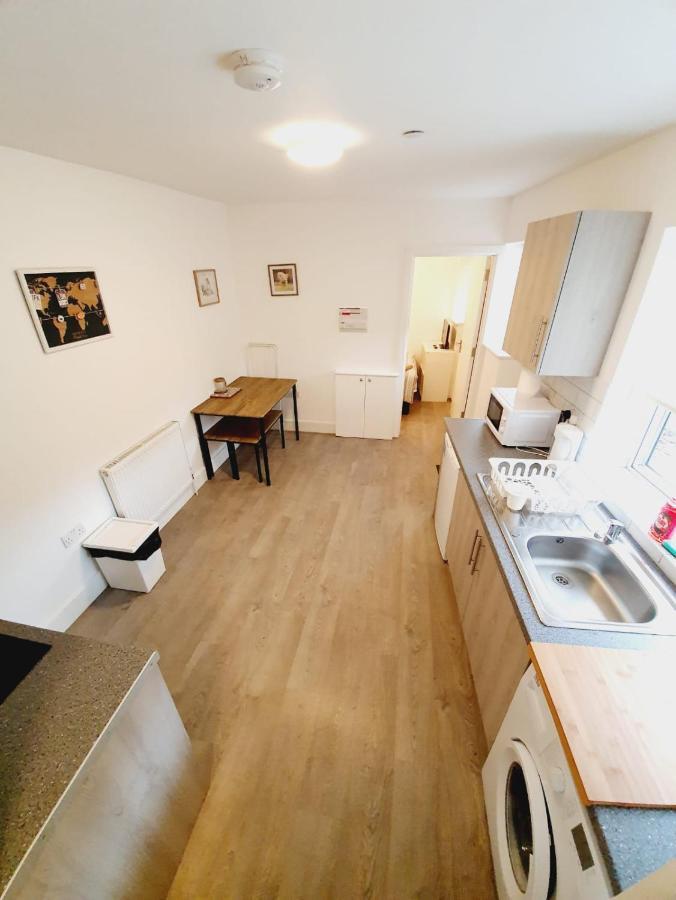 Town Centre New Modern Apartment Chelmsford