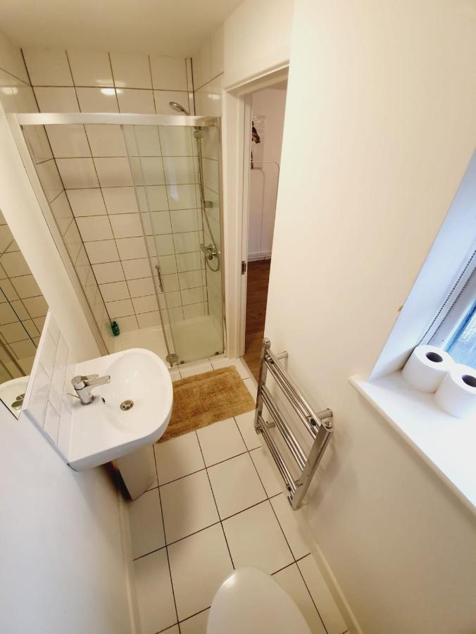 Town Centre New Modern Apartment Chelmsford