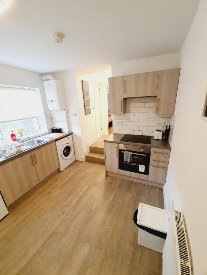 Town Centre New Modern Apartment