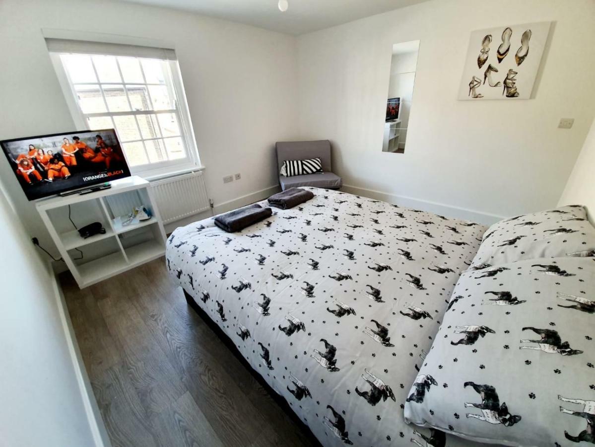 Town Centre New Modern Apartment Chelmsford
