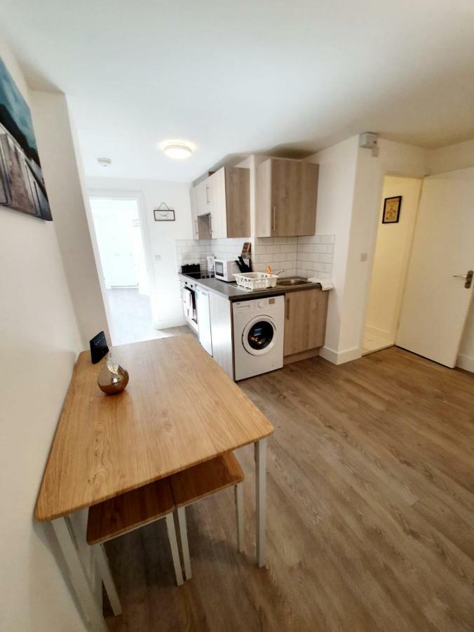 Town Centre New Modern Apartment Chelmsford
