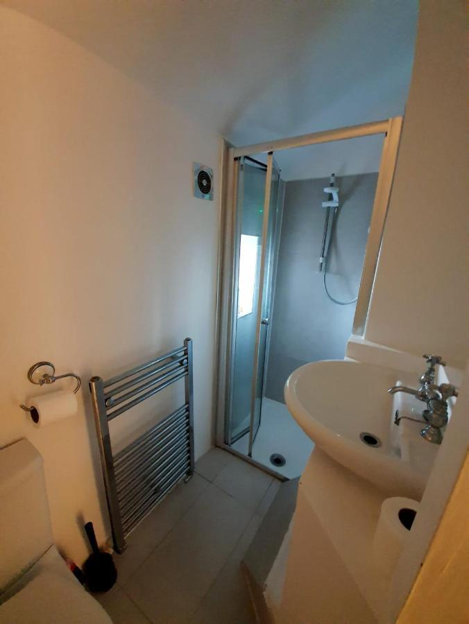 Town Centre New Modern Apartment Chelmsford